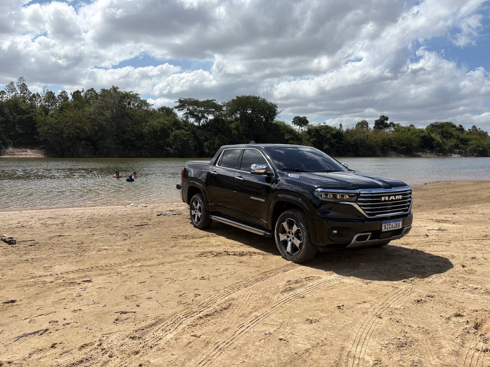 RAM/RAMPAGE LARAMIE DS 2023/2024 - Imagem 2